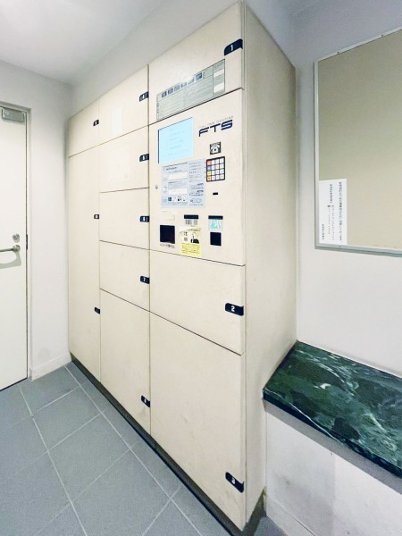 24時間いつでも荷物を受け取ることができるので、配達時間を気にせず過ごすことができます。対面での接触機会を最小限にでき、ウイルス対策の観点からも人気の設備です。