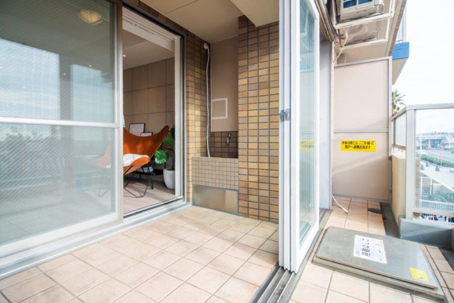 サンテラスは、お洗濯物を干したりティータイムを楽しんだりと、様々な用途に活用でき、暮らしに豊かさをプラスします。