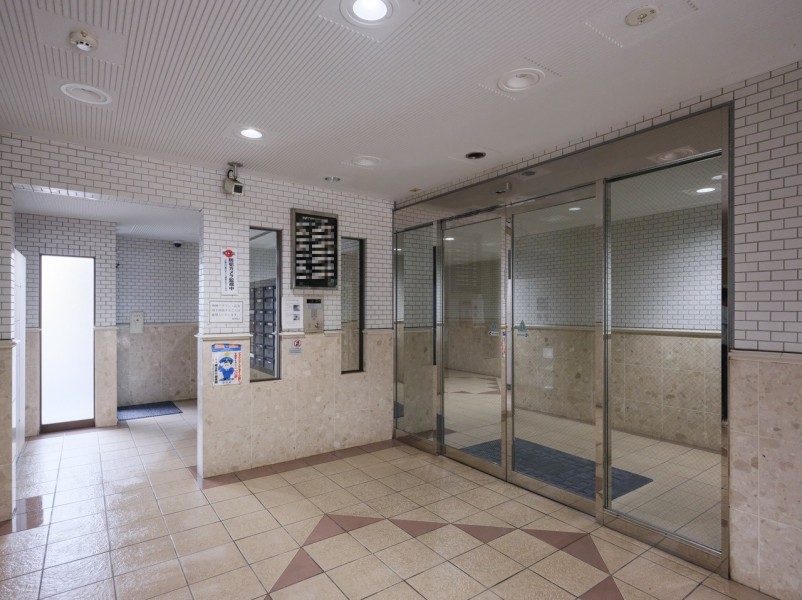 ◆オートロック◆居住者以外の侵入を拒み、不審者や不要なセールスを撃退することができます。安心感を得られるのも大きなポイントです。