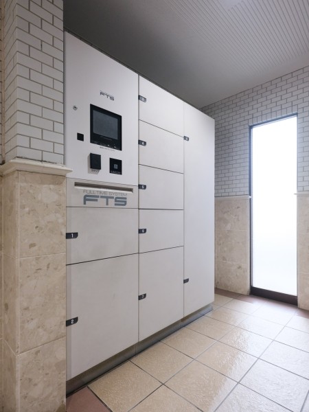 ◆宅配ボックス◆24時間いつでも荷物を受け取ることができるので、配達時間を気にせず過ごすことができます。対面での接触機会を最小限にでき、ウイルス対策の観点からも人気の設備です。