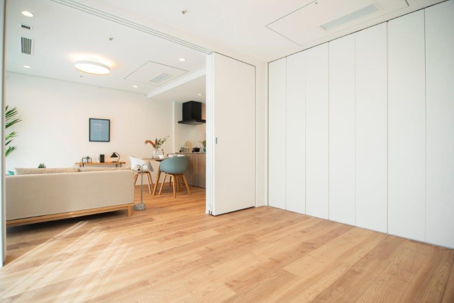 洋室1には壁一面のしっかりとした容量のクローゼットが確保されていますので、お部屋もゆったり使えます。