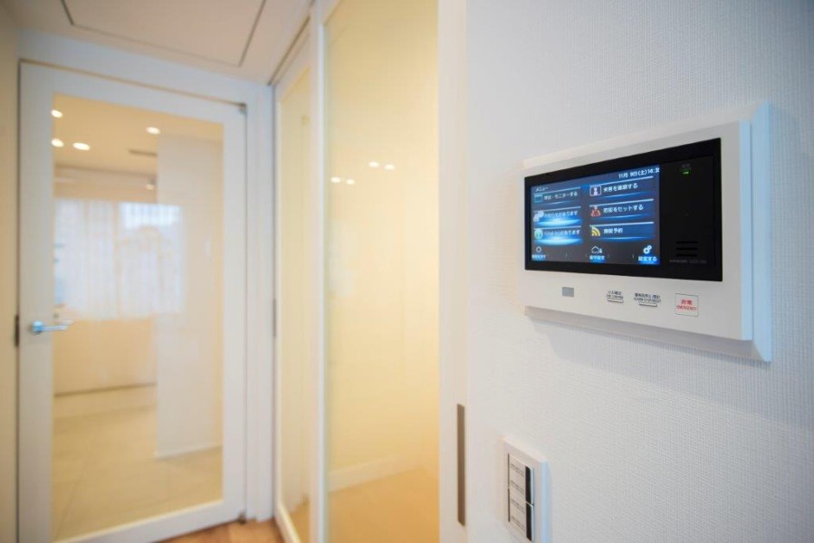 ◆TVモニター付インターホン◆訪ねてきた相手をモニター越しに確認でき、防犯対策に役立ちます。インターホン越しに話をすることが可能です。