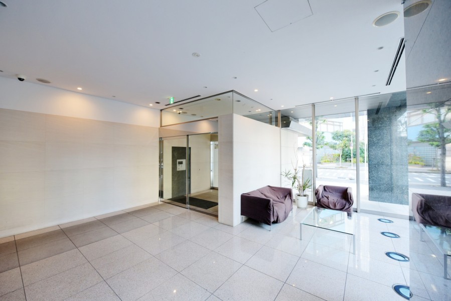 令和元年に大規模修繕工事が完了し、管理体制も良好です。総戸数56戸、ペット飼育可能です。中心部でありながら、喧騒から一つ奥まった静かな立地です。事務所使用可能です（規約細則あり）