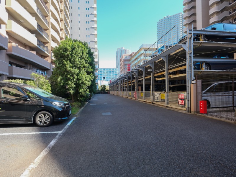 ◆駐車場◆ショッピングや旅行、レジャーが気軽に楽しめる駐車場を完備しています。※敷地内駐車場１００％確保（全住戸分）