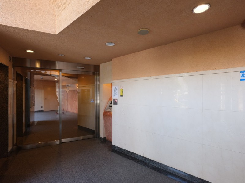 ◆オートロック◆居住者以外の侵入を拒み、不審者や不要なセールスを撃退することができます。安心感を得られるのも大きなポイントです。