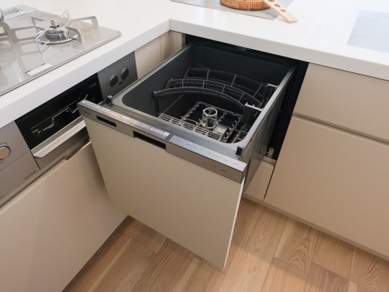 ◆食器洗い機◆家事の時間を短縮できる優れもの。さらに節水・節約を同時に行うことができるので、大変人気があり重宝します。