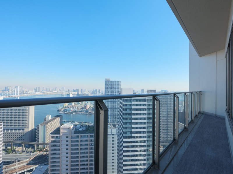 都心の刺激を間近にしつつ、めいっぱいリフレッシュできる大切な空間です(LD側)。タワーレジデンスで開放的な暮らしが叶います。