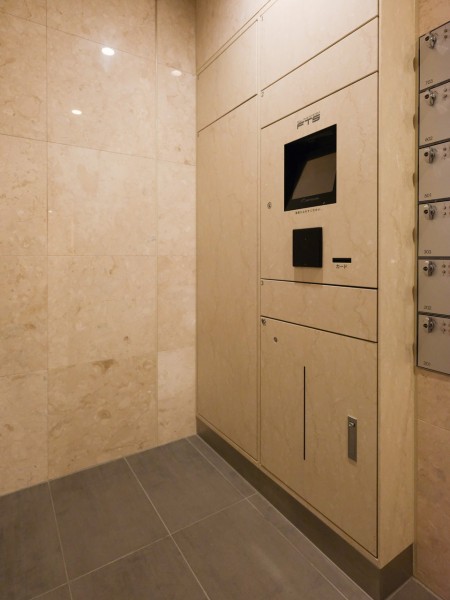 ◆宅配ボックス◆24時間いつでも荷物を受け取ることができるので、配達時間を気にせず過ごすことができます。対面での接触機会を最小限にでき、ウイルス対策の観点からも人気の設備です。