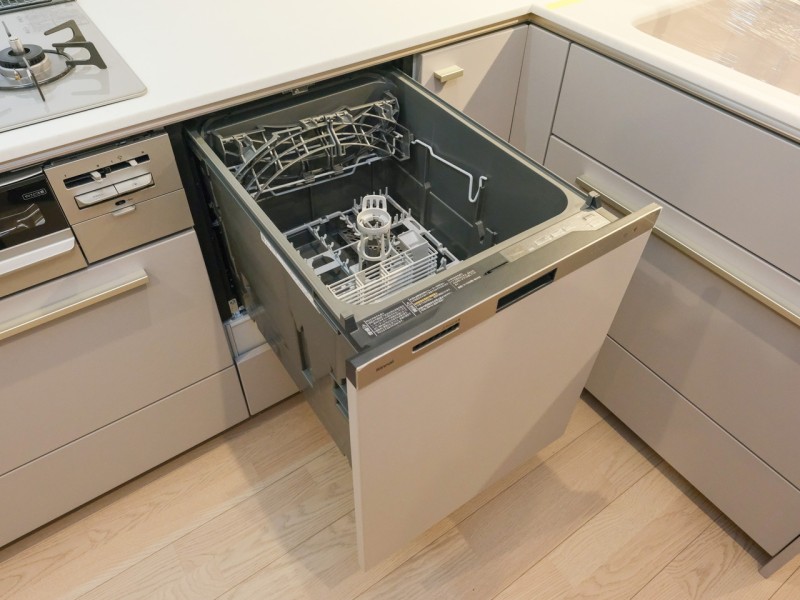 ◆食器洗い機◆家事の時間を短縮できる優れもの。さらに節水・節約を同時に行うことができるので、大変人気があり重宝します。