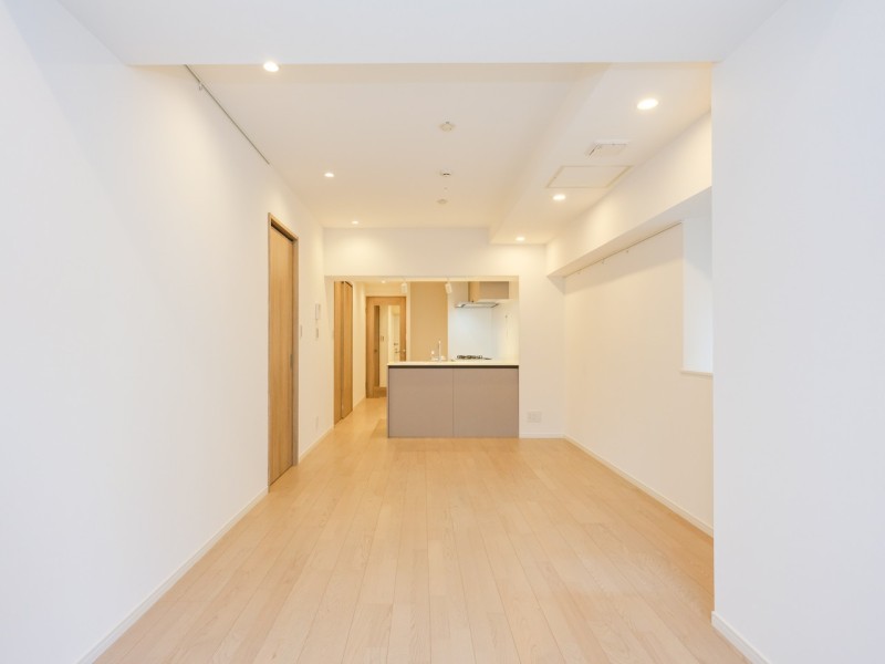 贅沢な広さのリビングダイニングではじまる余裕のある暮らし。解放感溢れるお部屋はご家族団らんのひとときを大切に、より快適にお過ごしいただける空間です。