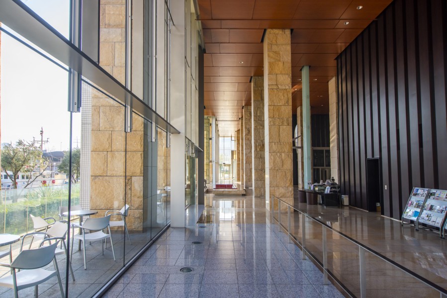 共用施設が充実したホテルライクな空間です。住まう方や訪れる方を優しくエスコートしてくれるコンシェルジュサービスもあります。