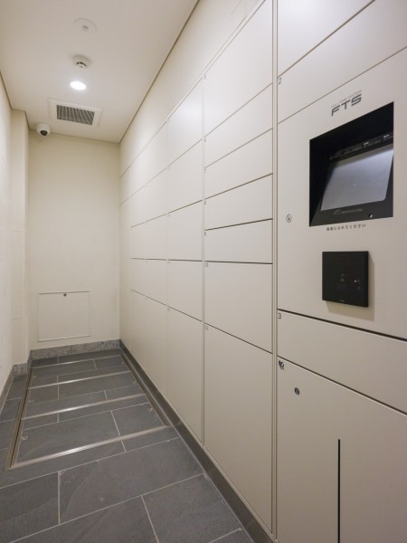 ◆宅配ボックス◆24時間いつでも荷物を受け取ることができるので、配達時間を気にせず過ごすことができます。対面での接触機会を最小限にでき、ウイルス対策の観点からも人気の設備です。