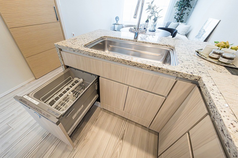 ◆食器洗い機◆家事の時間を短縮できる優れもの。さらに節水・節約を同時に行うことができるので、大変人気があり重宝します。