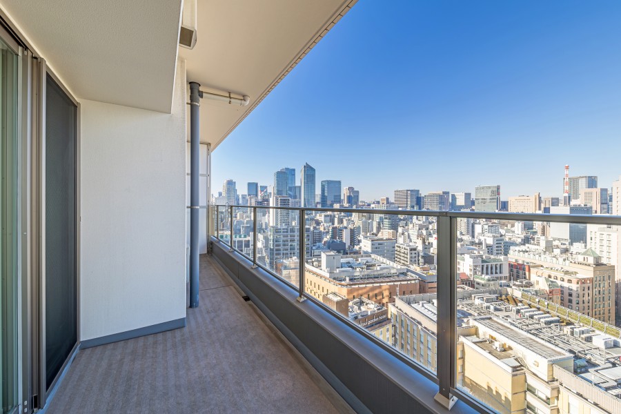 バルコニーは暮らしに大切な光と風をめいっぱい感じることができるリフレッシュスペースです。心がほっとするような光と心地よい風を感じ、日々をアップデートできそうです。