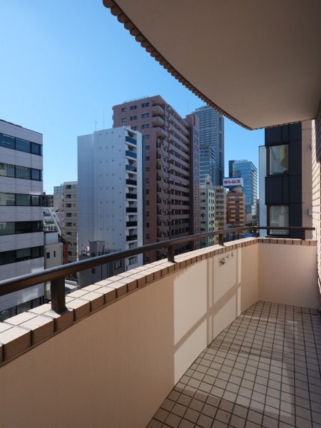 7階部分のため陽当たり良好なバルコニーです。暮らしに大切な光と風を感じられる空間です。