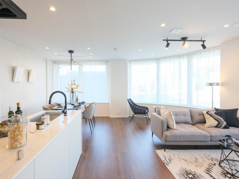 リビングダイニングには床暖房があります。1年中快適にのびやかにお過ごしいただける住まいです。愛するペットとも一緒にくつろげるお部屋で、充実した日々を実現しませんか。