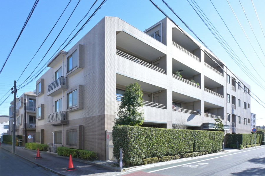 ２０１４年共用部大規模修繕工事実施済！「渋谷」「横浜」「品川」まで電車で約30分、第三京浜「京浜川崎I.C.」も身近に利用でき、ビジネスエリアや旅行地まで軽快なアクセスです。