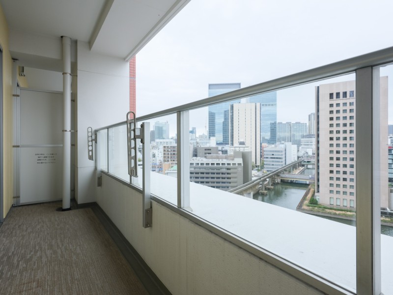 心地よい陽光を取り込み、空間をゆるやかに紡ぐバルコニーです。爽やかな風が感じられるリフレッシュにぴったりな空間です。