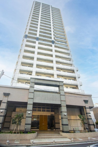 『横浜』駅まで平坦アクセス。総戸数166戸の大規模制震タワーマンション。
