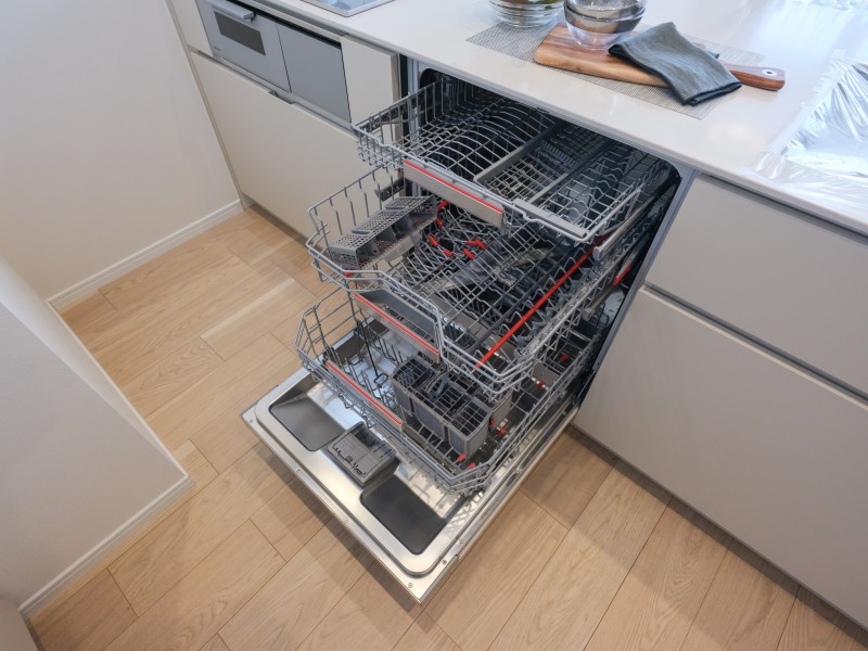 ◆食器洗い機◆家事の時間を短縮できる優れもの。さらに節水・節約を同時に行うことができるので、大変人気があり重宝します。