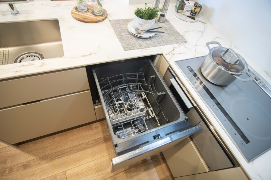 ◆食器洗い機◆家事の時間を短縮できる優れもの。さらに節水・節約を同時に行うことができるので、大変人気があり重宝します。