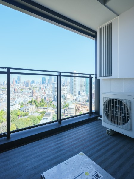 爽やかな風が通り抜け、暮らしに大切な光を感じられるバルコニーです。