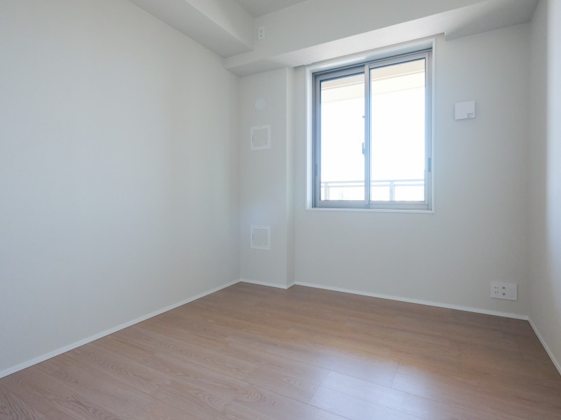 約5帖の洋室3はクローゼット付き、伸びやかな時間が流れるお部屋です。