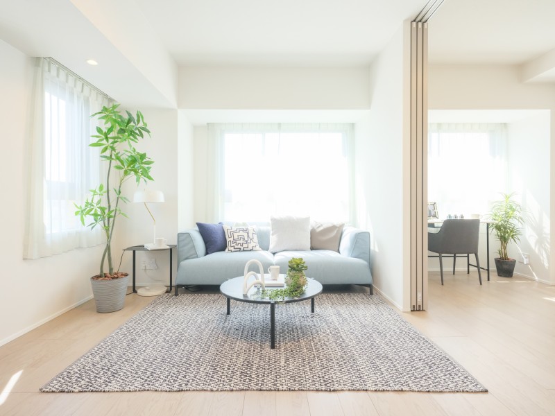 住まう方の暮らしやすさと心地よさを追求したリビングです。目に肌に心にやさしく温かい上質な住空間が暮らしに余裕をもたらしてくれます。