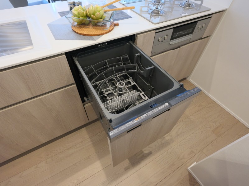 ◆食器洗い機◆家事の時間を短縮できる優れもの。さらに節水・節約を同時に行うことができるので、大変人気があり重宝します。