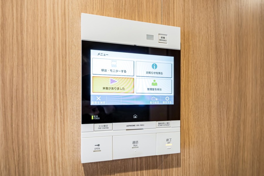 ◆TVモニター付インターホン◆訪ねてきた相手をモニター越しに確認でき、防犯対策に役立ちます。インターホン越しに話をすることが可能です。