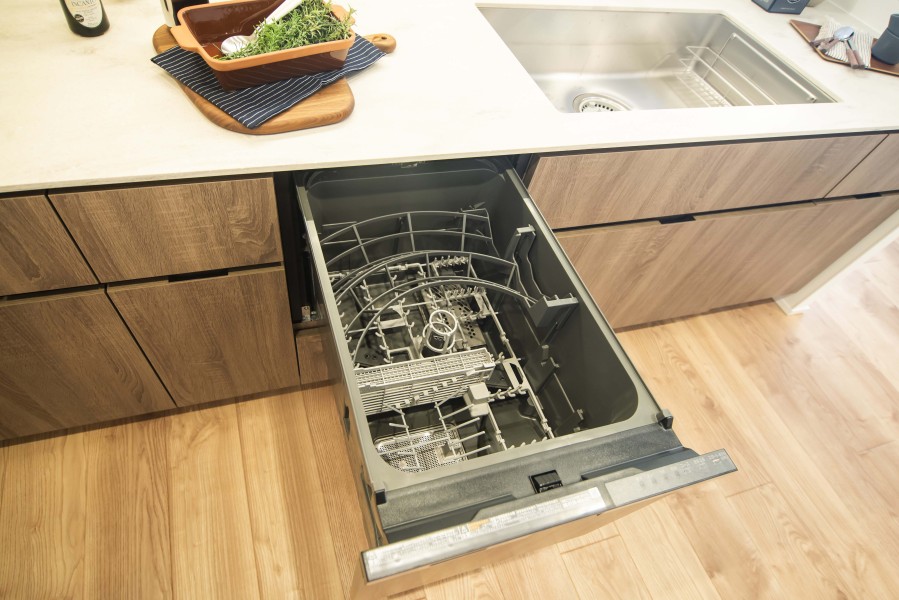 ◆食器洗い機◆家事の時間を短縮できる優れもの。さらに節水・節約を同時に行うことができるので、大変人気があり重宝します。