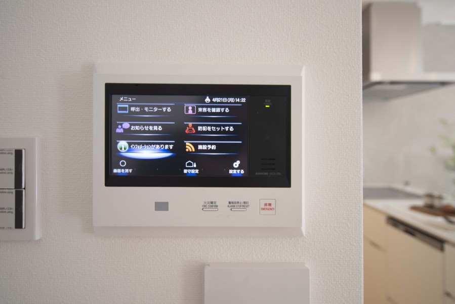 ◆TVモニター付インターホン◆訪ねてきた相手をモニター越しに確認でき、防犯対策に役立ちます。インターホン越しに話をすることが可能です。