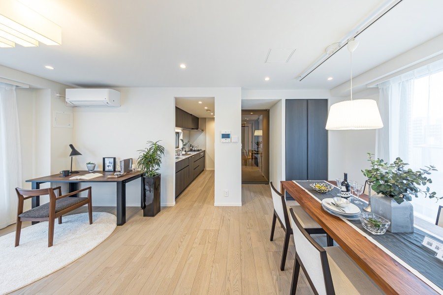 お部屋は間取りから一新し、価値の向上を目指しました。給水管・給湯管に至るまで新規フルリノベーション済みなので快適にお住まいいただけます。