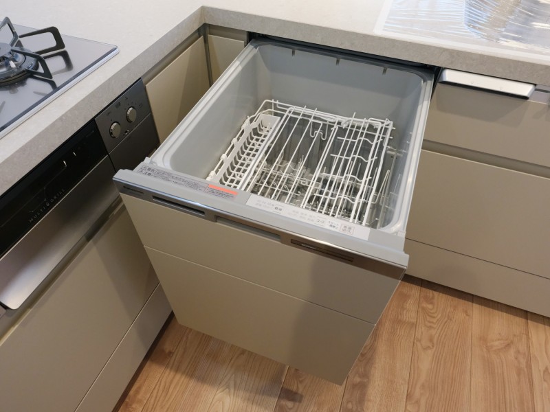 ◆食器洗い機◆家事の時間を短縮できる優れもの。さらに節水・節約を同時に行うことができるので、大変人気があり重宝します。