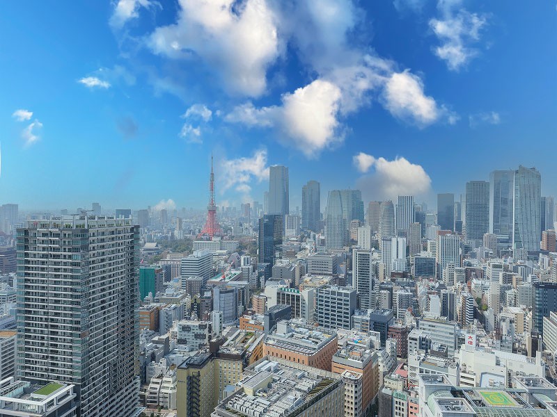 東京タワービューの開放感ある眺望が楽しめます。高層ビル群が立ち並ぶ景色と、のびやかに広がる空が日常になり、至福の時間に包まれる住まいです。都心ならではの夜景も楽しめそうですね