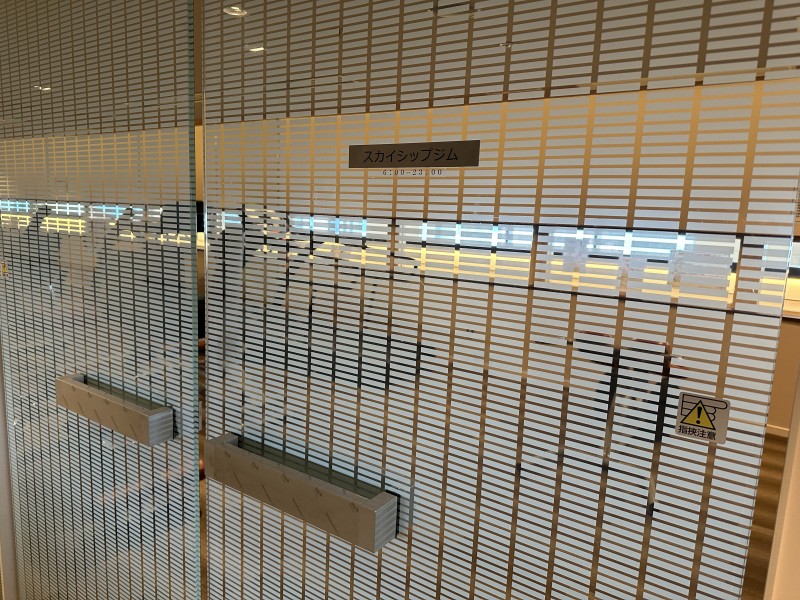 フィットネスジムも備わっており、充実の共用設備も魅力のマンションです。忙しい日々を送る方も手軽に利用できる設備です。