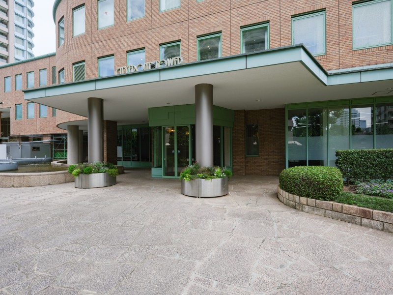 管理体制も整っており、共用部分も綺麗に整えらたエントランスです。モダンで清潔感漂う共用部が、明日への活力を与えてくれるマンションです。