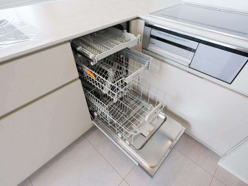 ◆食器洗い機◆家事の時間を短縮できる優れもの。さらに節水・節約を同時に行うことができるので、大変人気があり重宝します。