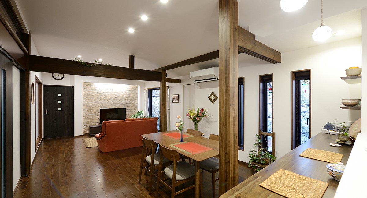 完全オリジナルの洗面台も、モルタルで造作したもの